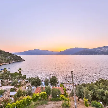 Melis Kalkan Villa - Lovely Villa With Sea View Having Private Pool 칼칸